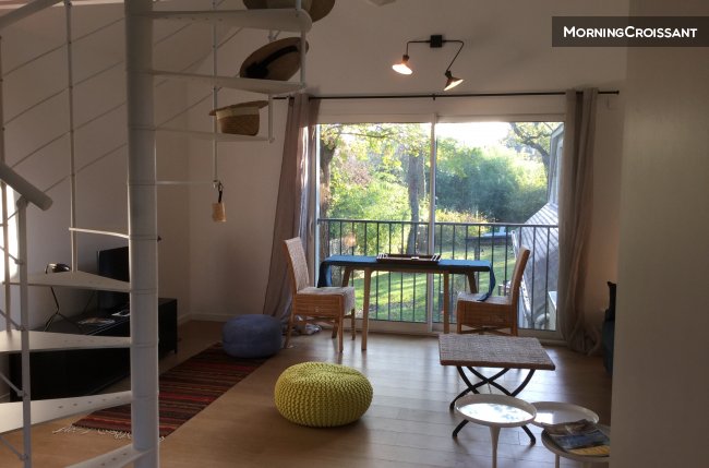 Petite maison indépendante.