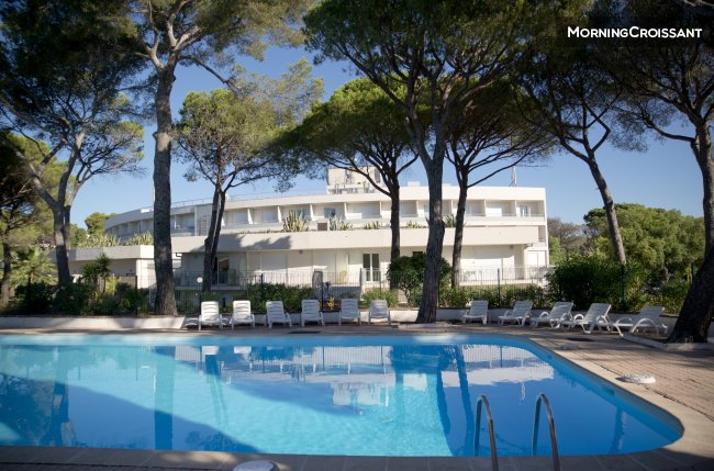 T1 Bis avec terrasse et piscine