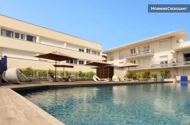 Studio piscine Antibes avec balcon