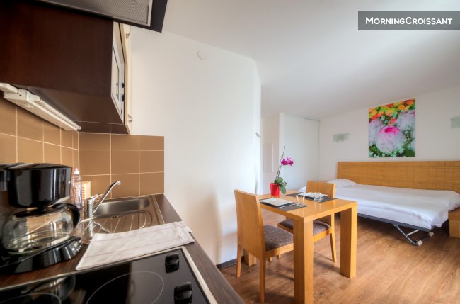 Studio moderne et confortable