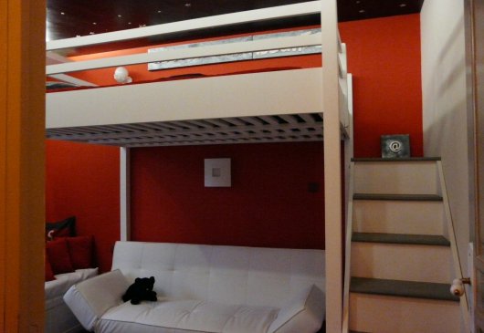 Loue chambre meublée dans maison