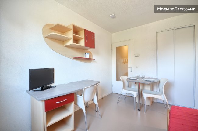 Studio meublé et équipé