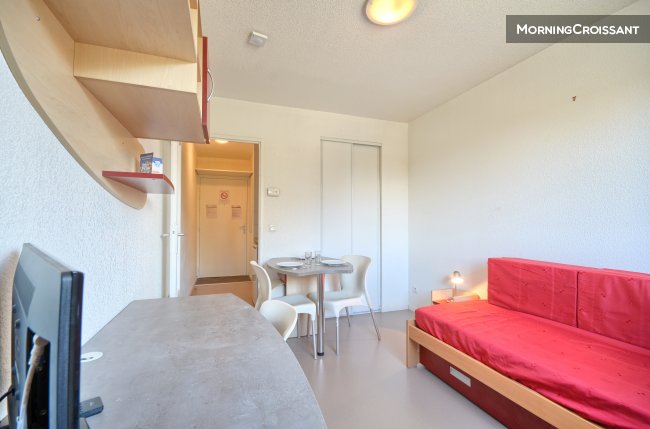 Studio meublé et équipé