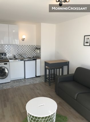 Grand studio meublé & cosy balcon