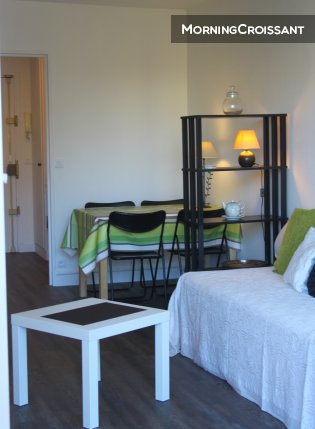 Studio meublé + terrasse à Vanves