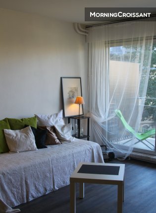 Studio meublé + terrasse à Vanves