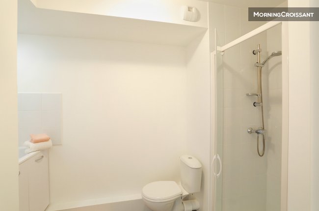 Studio neuf entièrement meublé