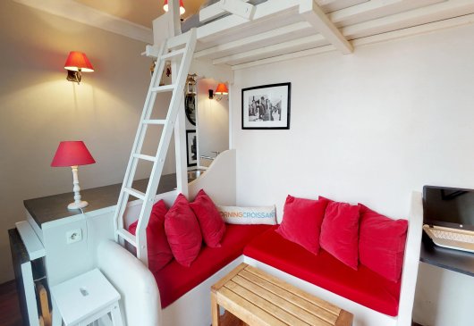 Un petit coin de Paris, avec balcon