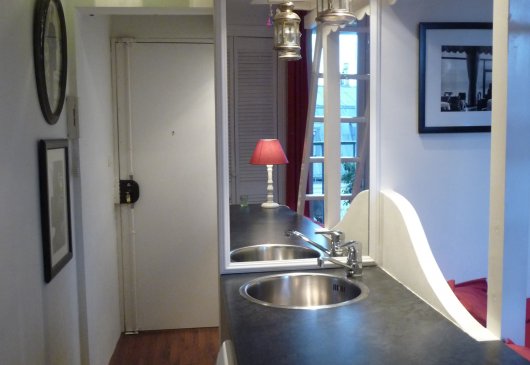 Un petit coin de Paris, avec balcon