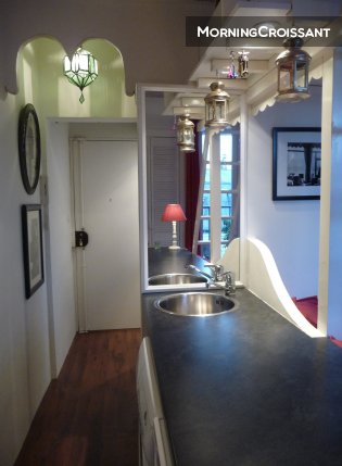 Un petit coin de Paris, avec balcon