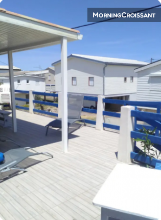 Chalet typique sur la plage