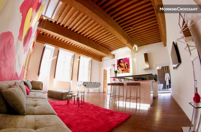 Au coeur du vieux Lyon, Tour rose