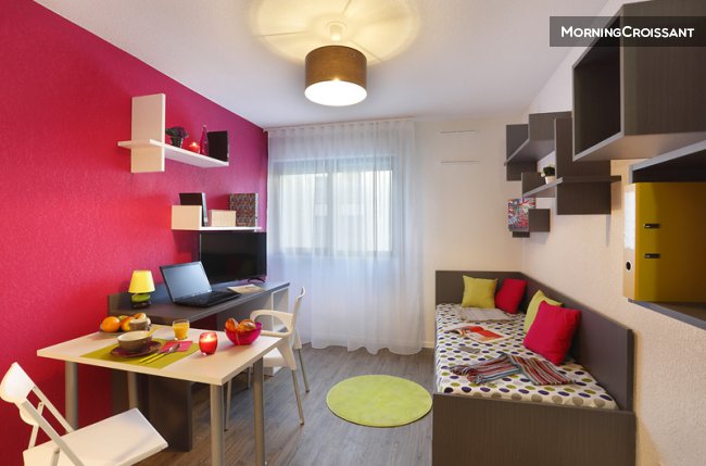 Studio intégralement meublé