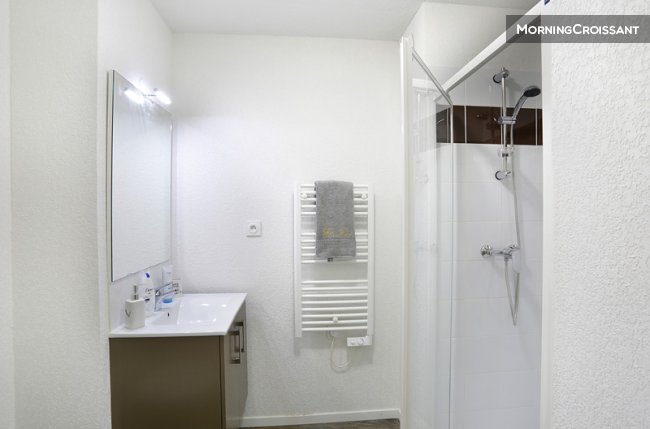 Studio intégralement meublé