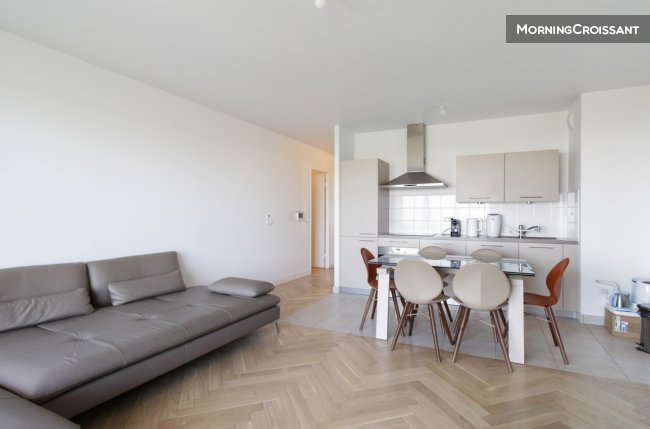 Vaste T4 avec terrasse proche Paris