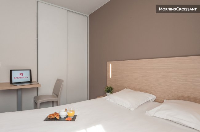 Beau studio avec services hôteliers