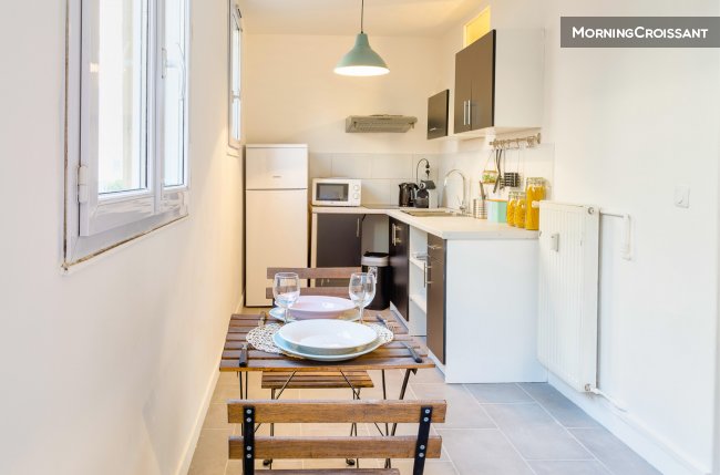Budget apart near Paris