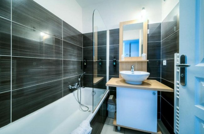 T3 pour 6 personnes avec piscine