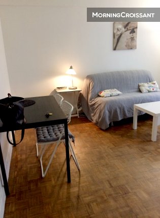 Studio meublé dans jolie résidence