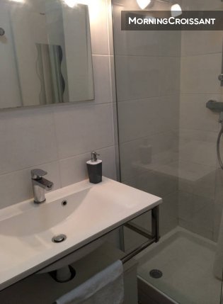 Studio meublé dans jolie résidence