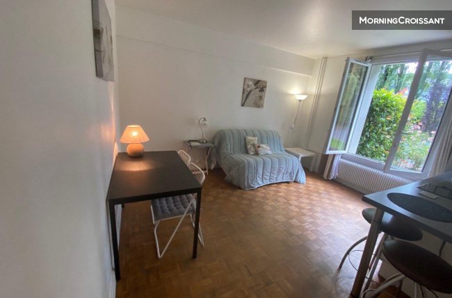 Studio meublé dans jolie résidence
