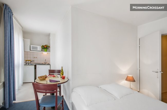Beau studio avec services hôteliers
