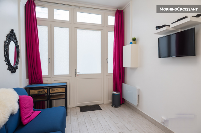 Studio cosy ttes charges comprises!