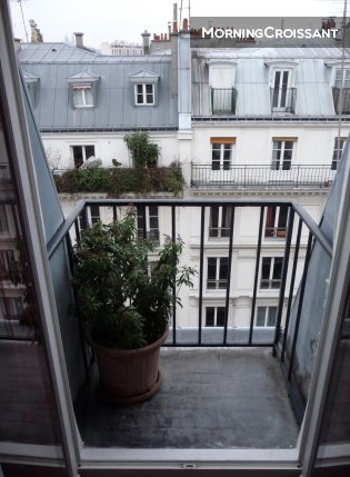 Nid d'amour avec balcon