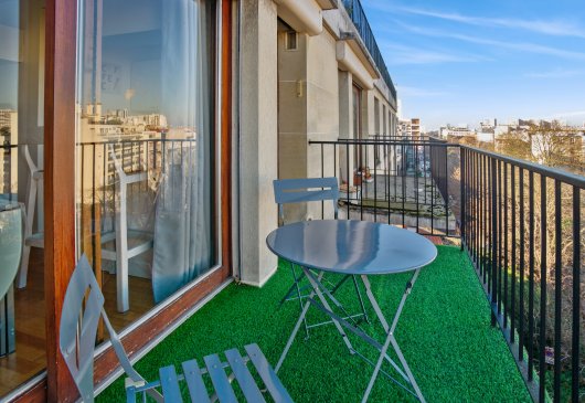 Lumineux T1 avec balcon à Paris