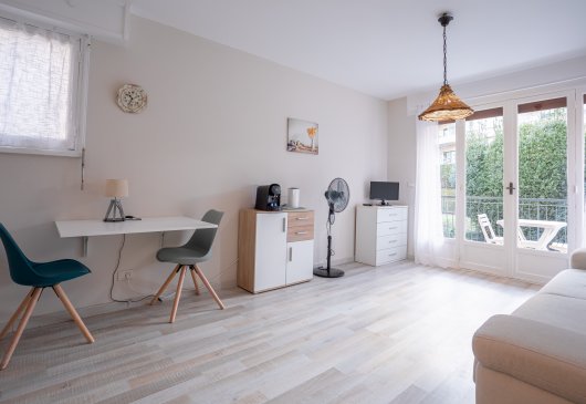 Joli studio avec terrasse + parking