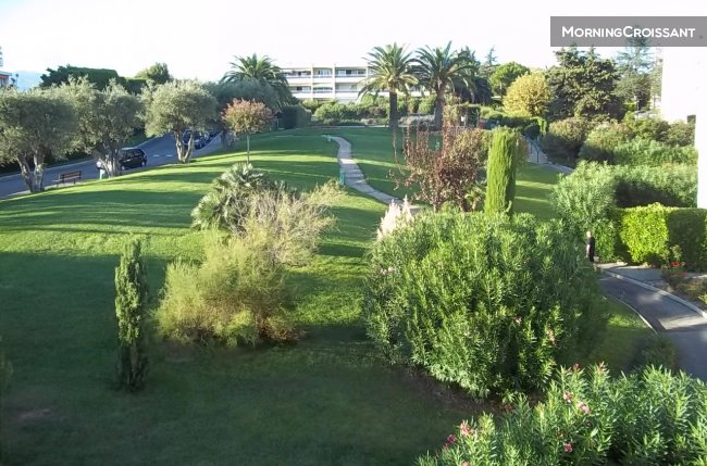 2 pièces vue mer et piscine Antibes
