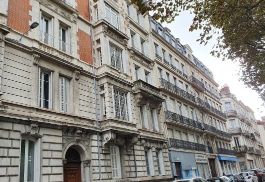 Appart. avec balcon, Pl. A. France