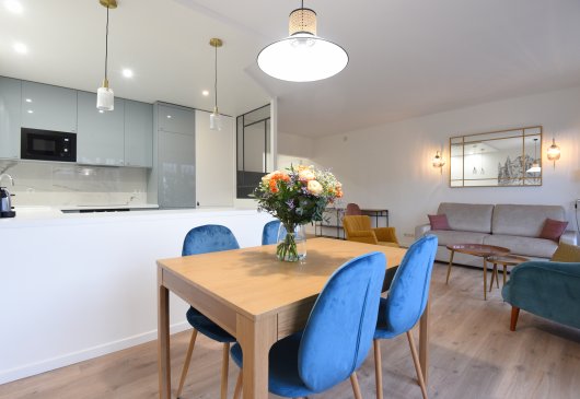 Apt. neuf avec balcons près du parc