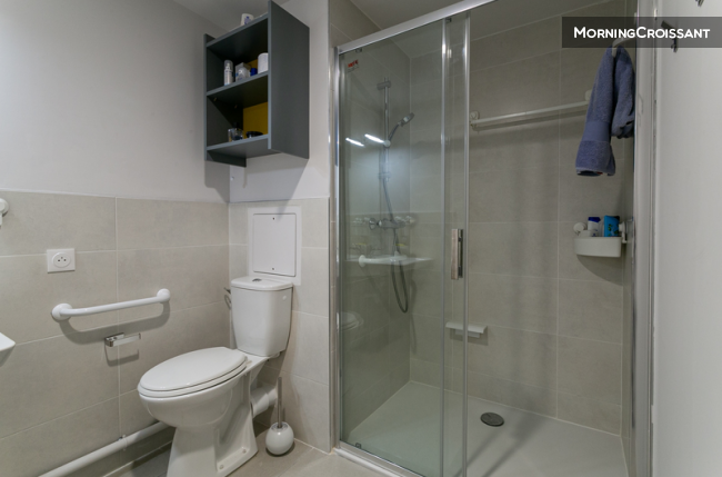 Chambre privée dans T3