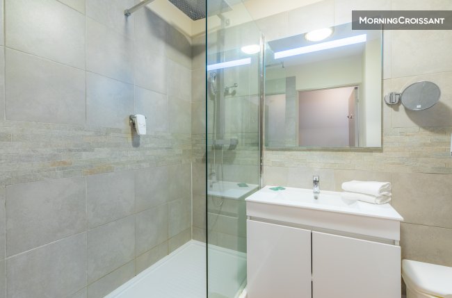 Beau studio avec services hôteliers