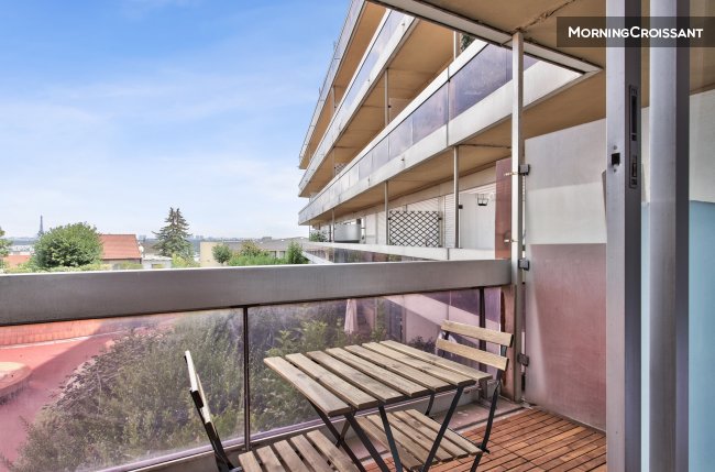 Beau studio avec balcon à Puteaux