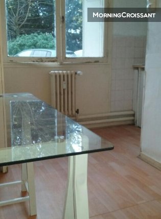 chambre équipée . Parking gratuit