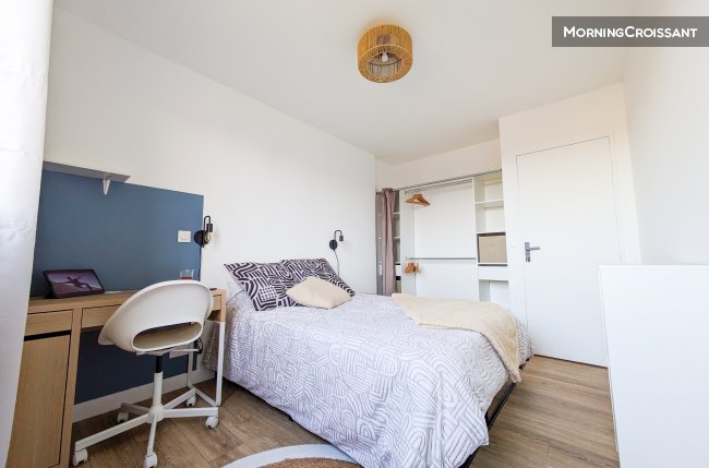Chambre toute équipée