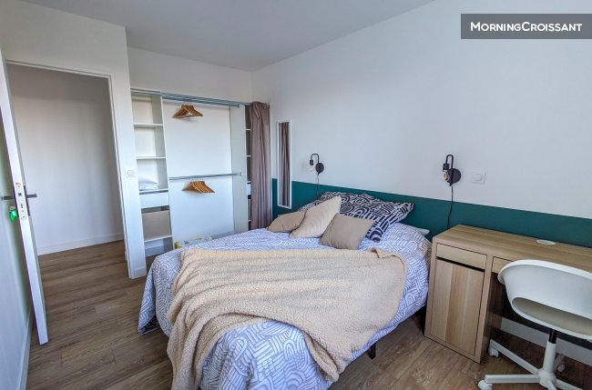 Chambre toute équipée