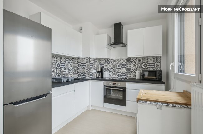 Chic and spacious apart with parkin
