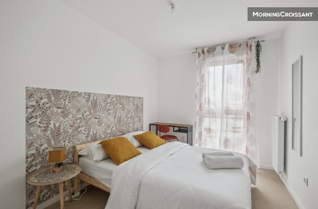 Chic and spacious apart with parkin