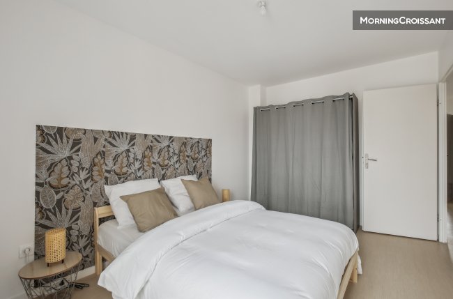 Chic and spacious apart with parkin
