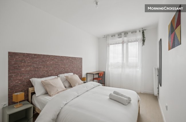 Chic and spacious apart with parkin
