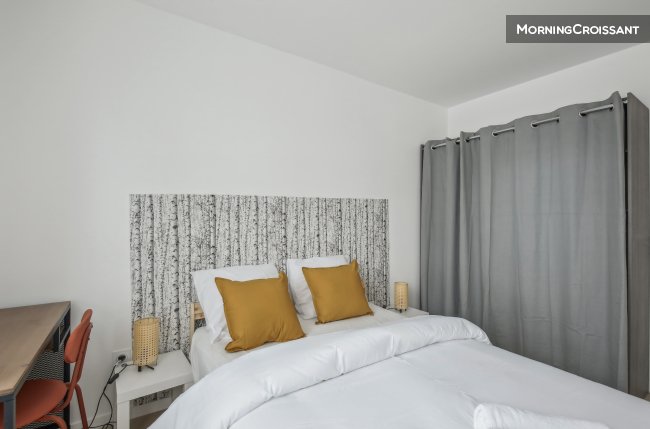 Chic and spacious apart with parkin