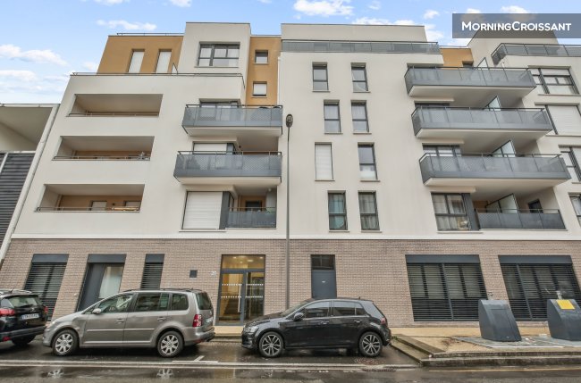 Chic and spacious apart with parkin