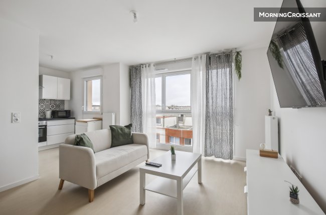 Chic and spacious apart with parkin