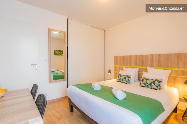 Beau studio avec services hôteliers