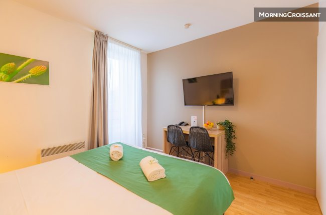 Beau studio avec services hôteliers