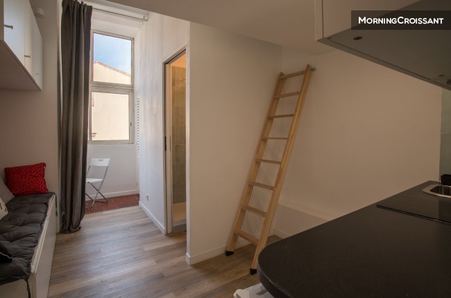 Studette neuve avec mezzanine