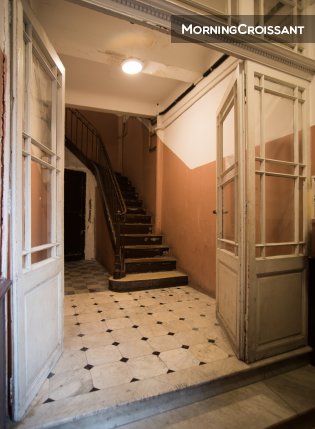 Studette neuve avec mezzanine